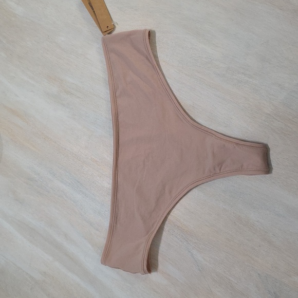 SKIMS Other - SKIMS Fits Everybody Thong NWT 4X DUSK